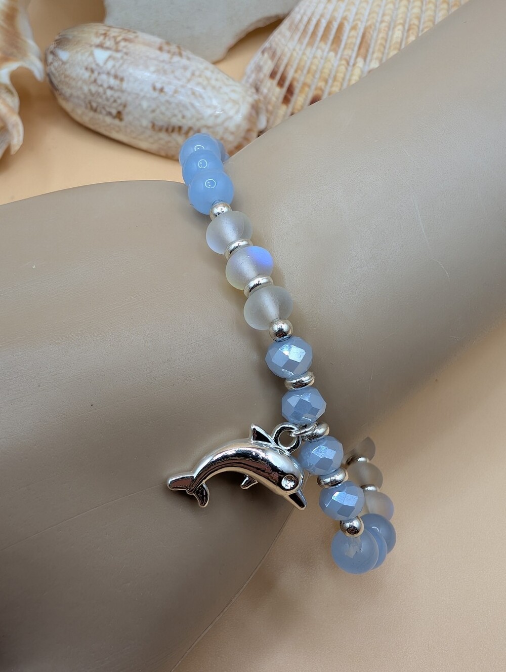 Periwinkle by Barlow Dolphin Charm Blue & White Beaded Stretch Bracelet NWT